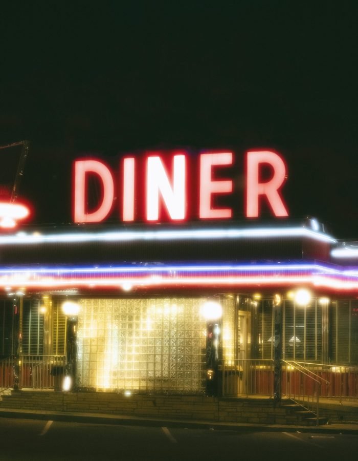 lit-diner-place-city-night